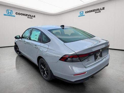 Certified 2025 Honda Accord SE image 7