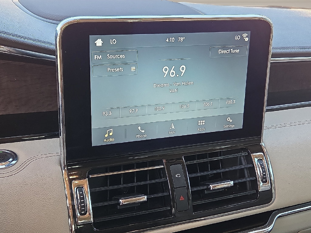 Used 2018 Lincoln Navigator Select w/ Technology Package RWD image 19