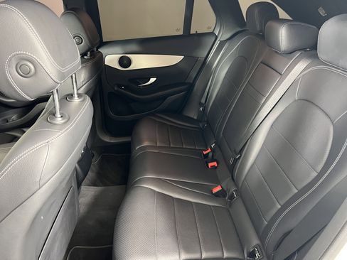 Used 2021 Mercedes-Benz GLC 300 4MATIC image 19
