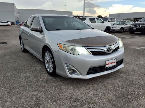 Used 2012 Toyota Camry XLE FWD image 2