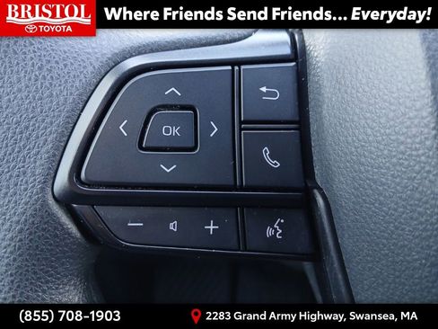 Used 2025 Toyota Sienna LE image 26