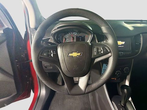 Used 2021 Chevrolet Trax LS w/ Tint and Cruise Package FWD image 11