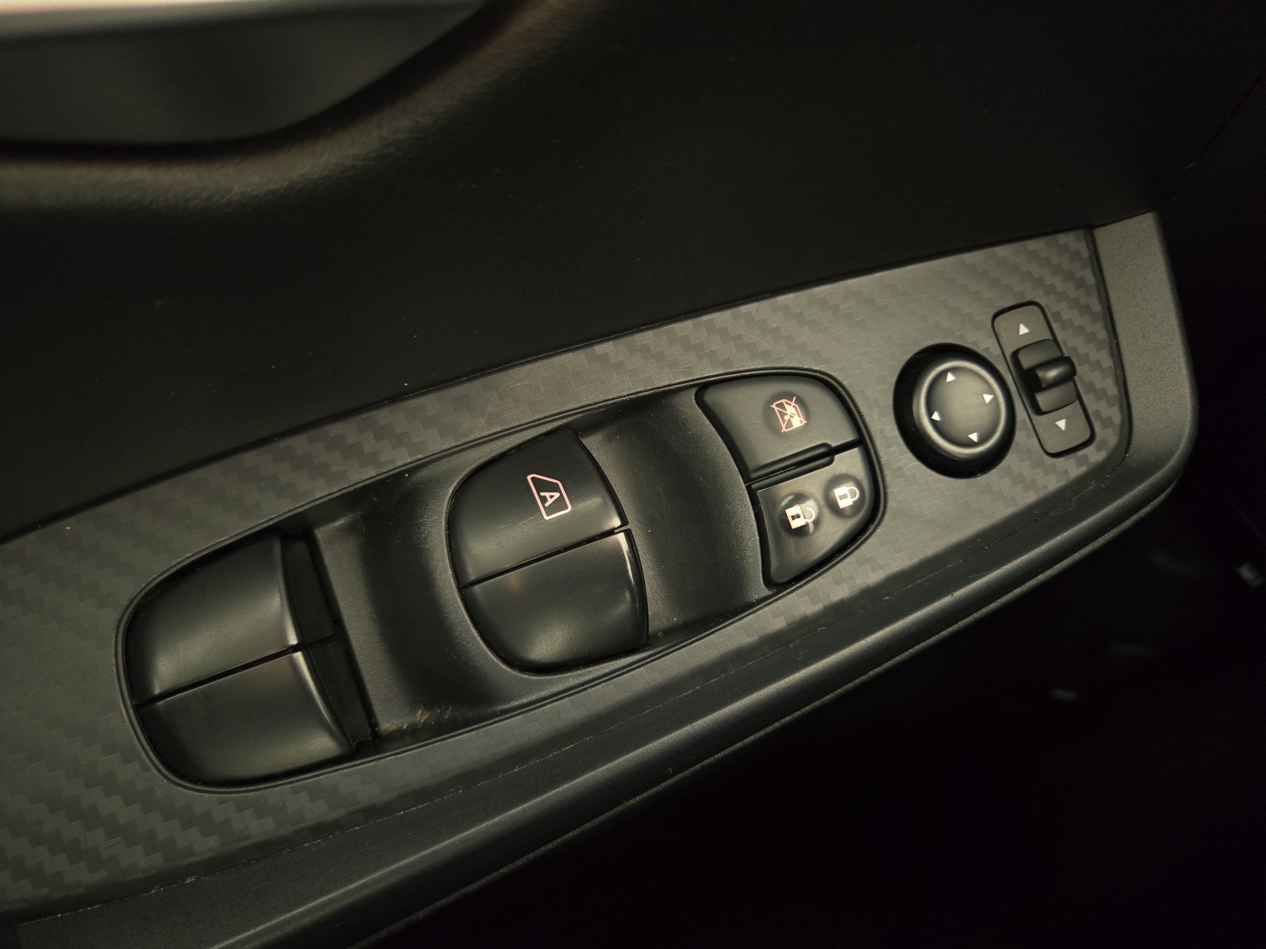 Used 2024 Nissan Sentra SV FWD image 25