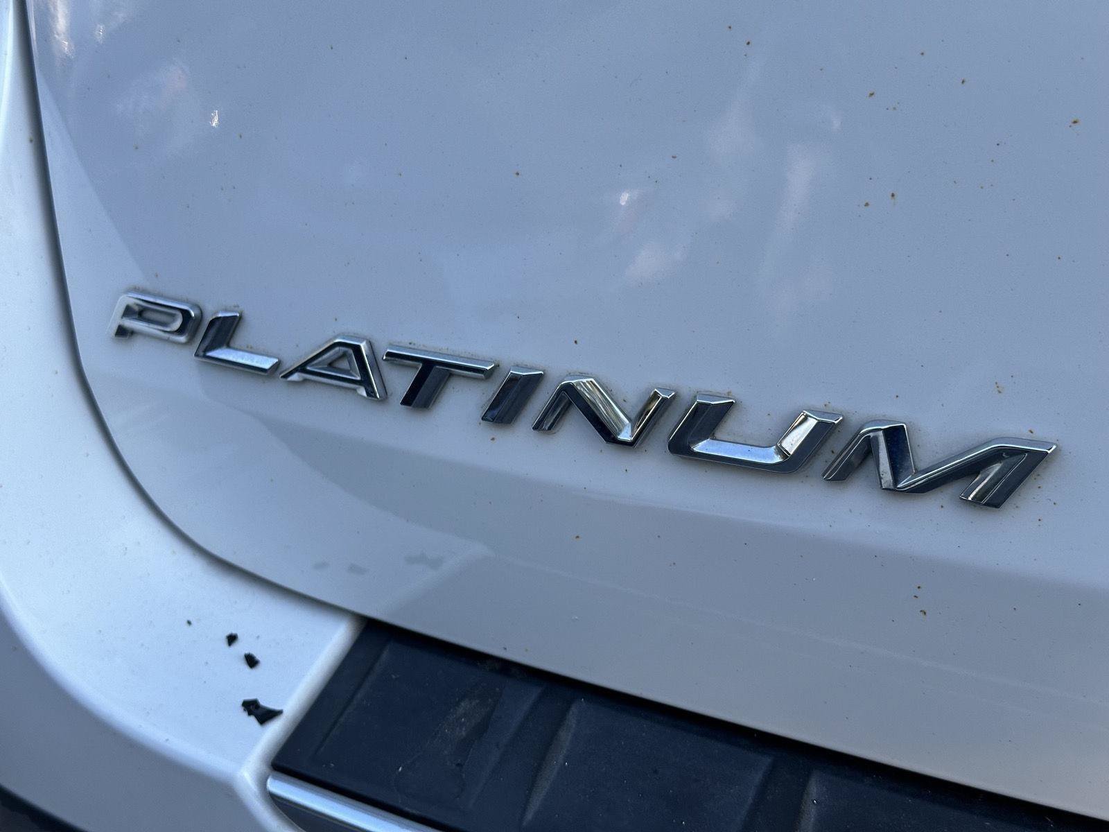 Used 2022 Ford Explorer Platinum w/ Premium Technology Package AWD/4WD image 9