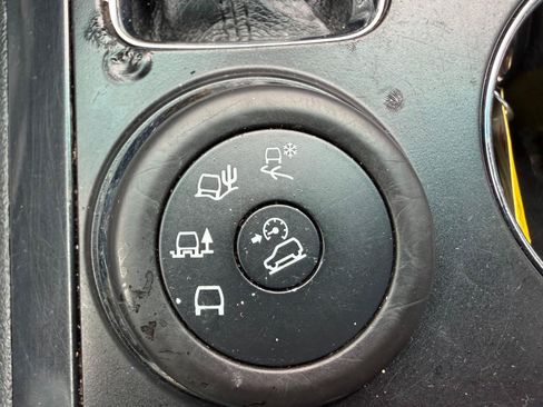 Used 2016 Ford Explorer XLT w/ Equipment Group 202A AWD/4WD image 46