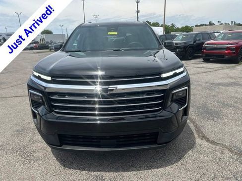 New 2026 Chevrolet Traverse LT w/ Sun and Wheel Package FWD image 8