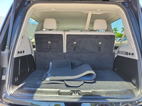 Used 2023 Jeep Wagoneer 2WD w/ Convenience Group I image 16