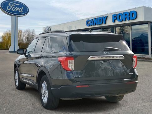 Used 2022 Ford Explorer XLT image 3