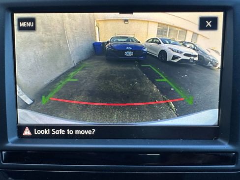 Used 2017 Volkswagen Golf SEL image 22