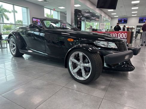 Used 2000 Plymouth Prowler image 3
