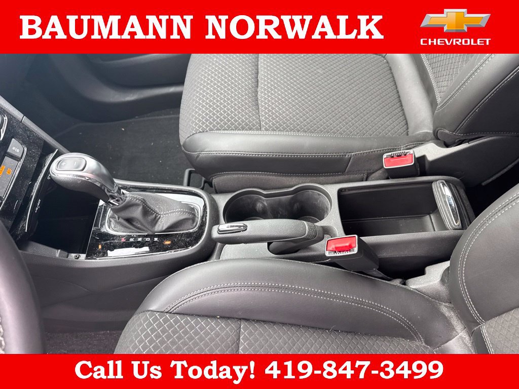 Used 2022 Buick Encore Preferred AWD/4WD image 22