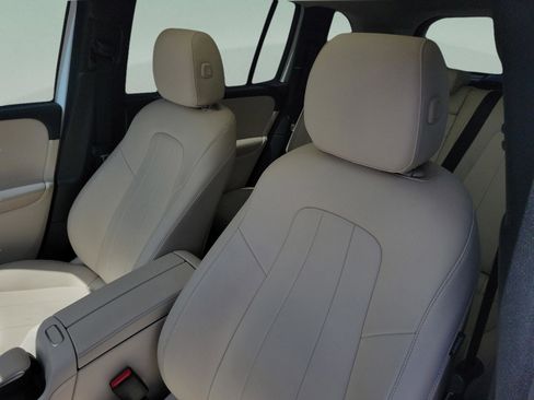 Used 2022 Mercedes-Benz GLB 250 4MATIC image 18
