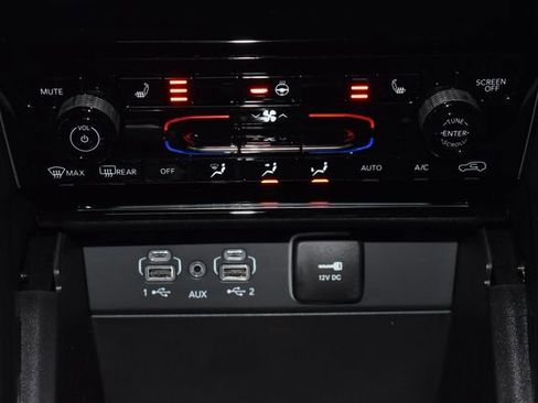 New 2025 Jeep Grand Cherokee Limited image 17