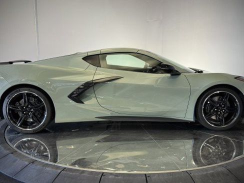 Used 2024 Chevrolet Corvette Stingray Premium Cpe w/ Z51 Performance Package RWD image 30