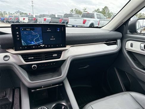 Used 2025 Ford Explorer Active w/ Active Comfort Package image 20
