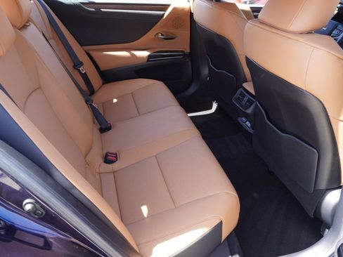 Certified 2025 Lexus ES 350 w/ Premium Package image 32