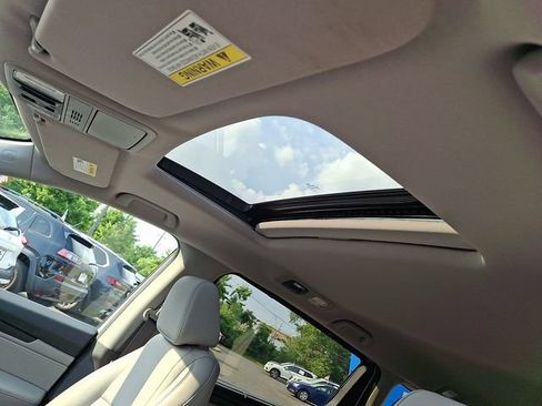 Certified 2024 Honda Odyssey EX-L image 15