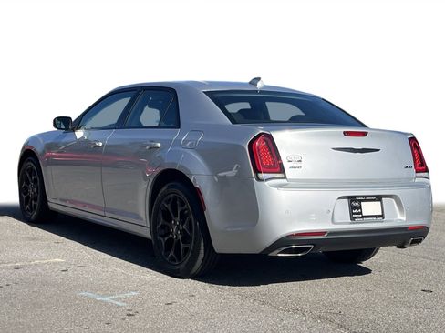 Used 2021 Chrysler 300 Touring L image 24
