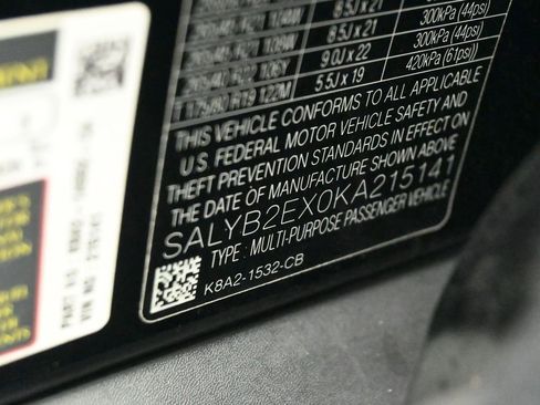 Used 2019 Land Rover Range Rover Velar S image 35