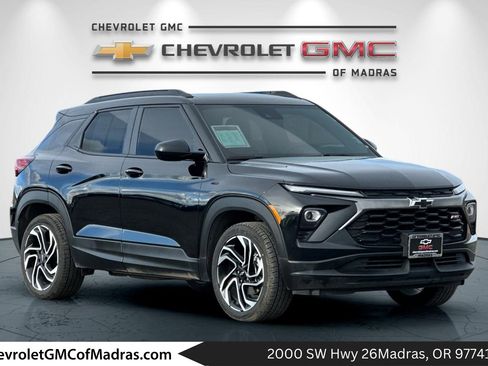 Used 2024 Chevrolet TrailBlazer RS w/ Driver Confidence Package image 1