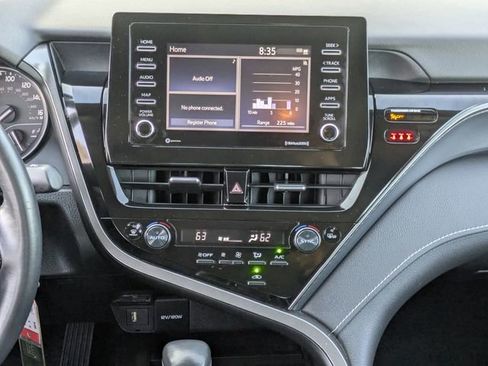 Used 2024 Toyota Camry SE image 14