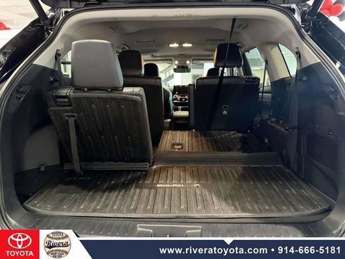 Used 2023 Toyota Highlander XLE AWD/4WD image 17