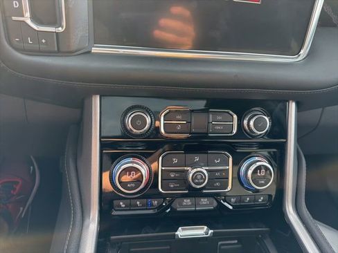 Used 2022 GMC Yukon Denali AWD/4WD image 15