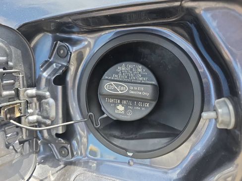 Used 2019 Toyota RAV4 Limited w/ Advanced Technology Package AWD/4WD image 15