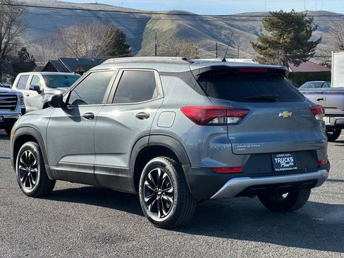 Used 2022 Chevrolet TrailBlazer LT w/ Convenience Package image 3