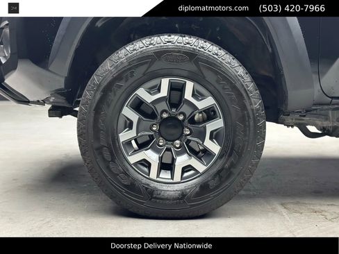 Used 2021 Toyota Tacoma SR5 w/ Trail Edition image 39