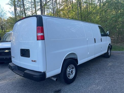Used 2025 GMC Savana 3500 Extended RWD image 13