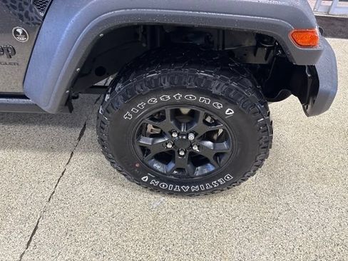 Used 2021 Jeep Wrangler Sport AWD/4WD image 4