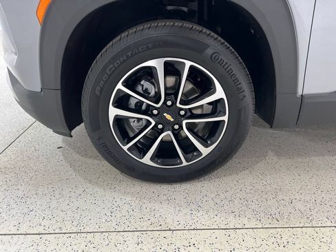 Used 2025 Chevrolet TrailBlazer LT AWD/4WD image 29