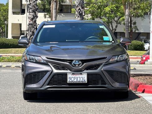 Used 2023 Toyota Camry SE FWD image 5