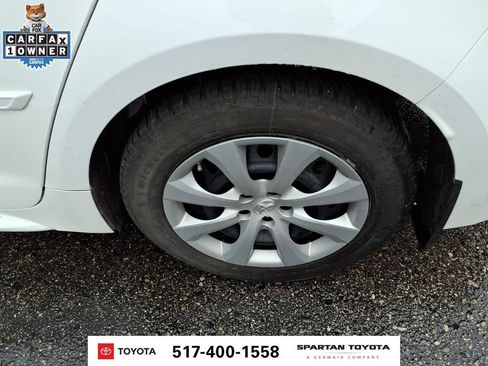 Used 2021 Toyota Corolla LE w/ Carpet Mat Package (TMS) FWD image 11