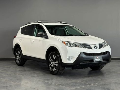 Used 2014 Toyota RAV4 LE AWD/4WD image 3