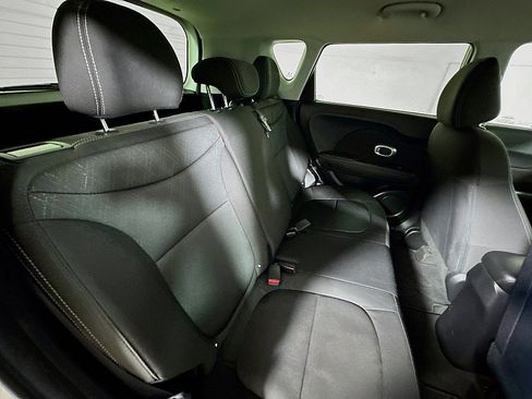 Used 2018 Kia Soul FWD image 23