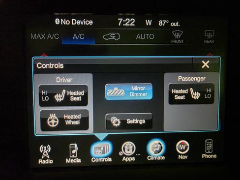 Used 2015 Jeep Cherokee Trailhawk w/ Comfort/Convenience Group AWD/4WD image 16