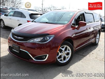 Used 2020 Chrysler Pacifica Touring-L w/ Tire & Wheel Group