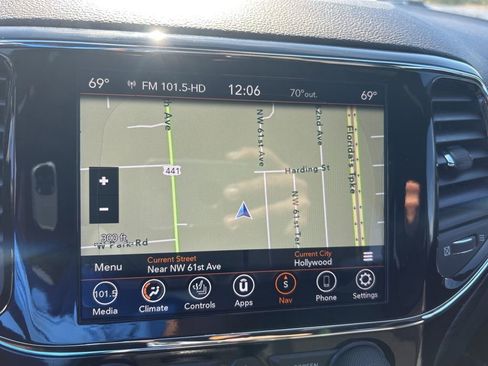 Certified 2021 Jeep Grand Cherokee Laredo X image 13