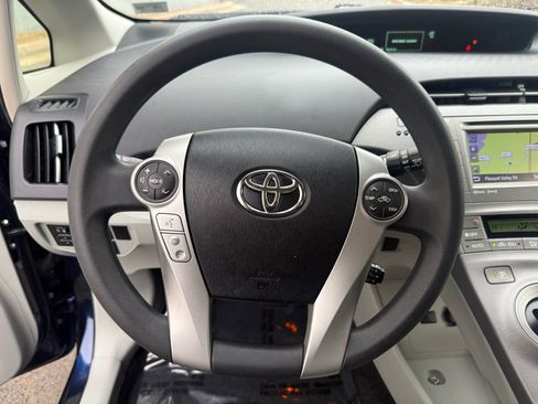 Used 2015 Toyota Prius Three image 32