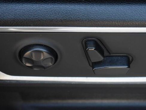 Used 2020 RAM 1500 Laramie AWD/4WD image 17