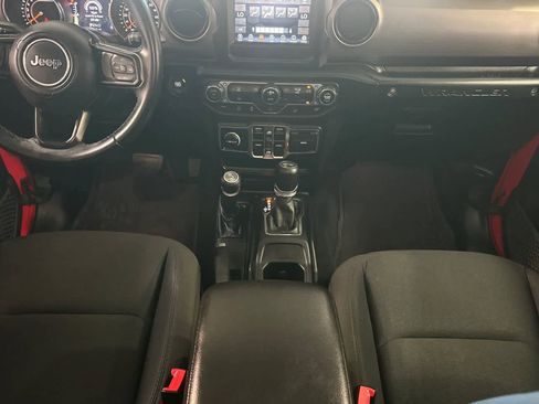 Used 2020 Jeep Wrangler Unlimited Sport AWD/4WD image 4