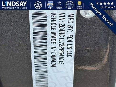 Used 2023 Chrysler Pacifica Touring-L image 25