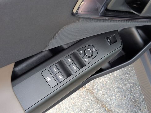 Used 2025 BMW X3 xDrive30i w/ Convenience Package image 15