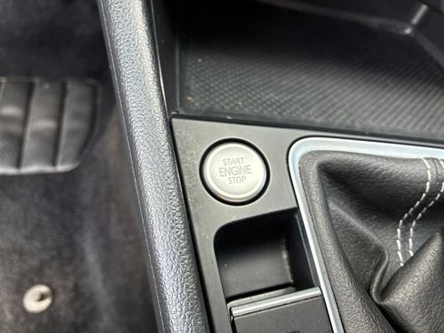 Used 2024 Volkswagen Jetta SE FWD image 26
