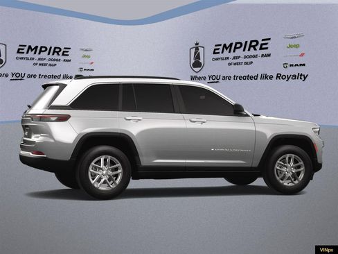 New 2025 Jeep Grand Cherokee Laredo X w/ Luxury Tech Group I AWD/4WD image 18