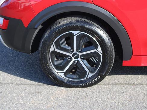 Used 2023 Kia Niro EX image 9