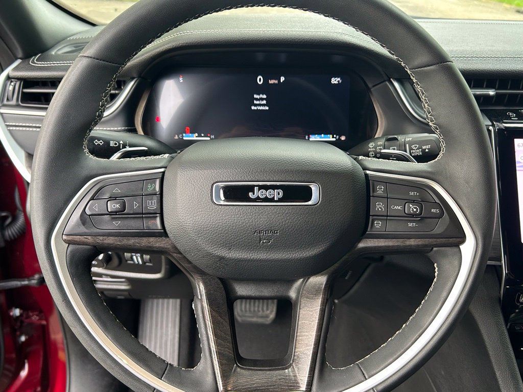 Certified 2025 Jeep Grand Cherokee Limited w/ Black Appearance Package RWD image 22