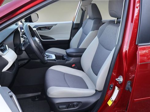 Certified 2025 Toyota RAV4 XLE AWD/4WD image 12